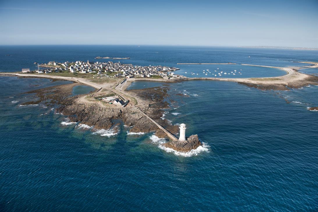 Vue aérienne de l'île de Sein - Job Nicolas