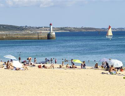 Plage de Trescadec, face à l'hôtel - Le Gal Yannick
