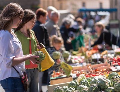 Le marché local  - Berthier Emmanuel 