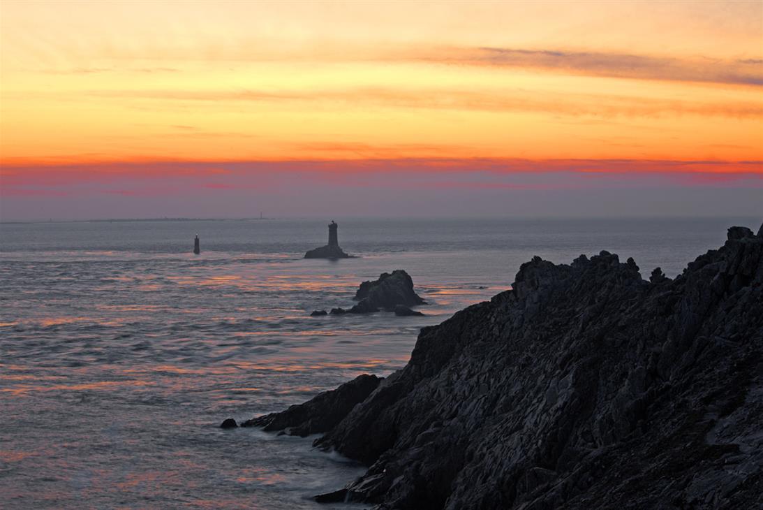 Coucher de soleil sur la Pointe du Raz, Ouest Cornouaille - Guilliams Laurent