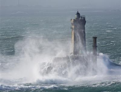 Le Phare de la Vieille au large de la Pointe du Raz - Berthier Emmanuel
