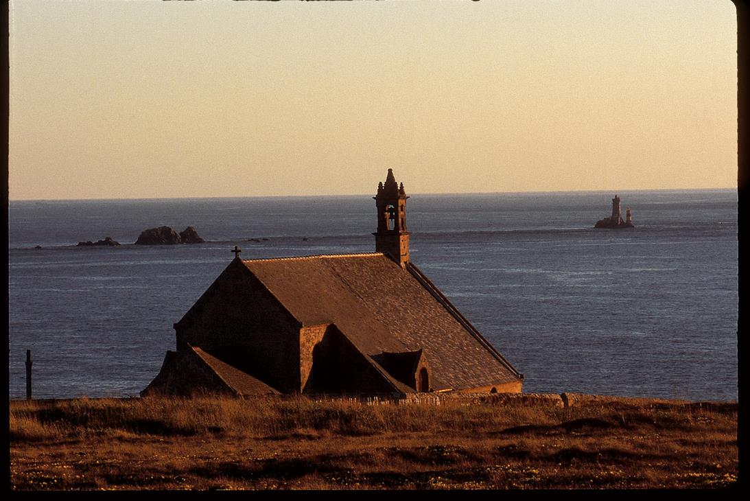 La chapelle de Saint-They sur la Pointe du Van - Kurschner Isabelle