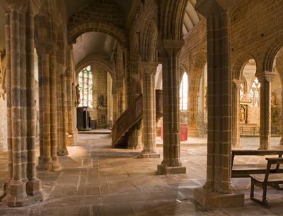 Pont-Croix, Ambiance à l'intérieur de l'église - Berthier Emmanuel