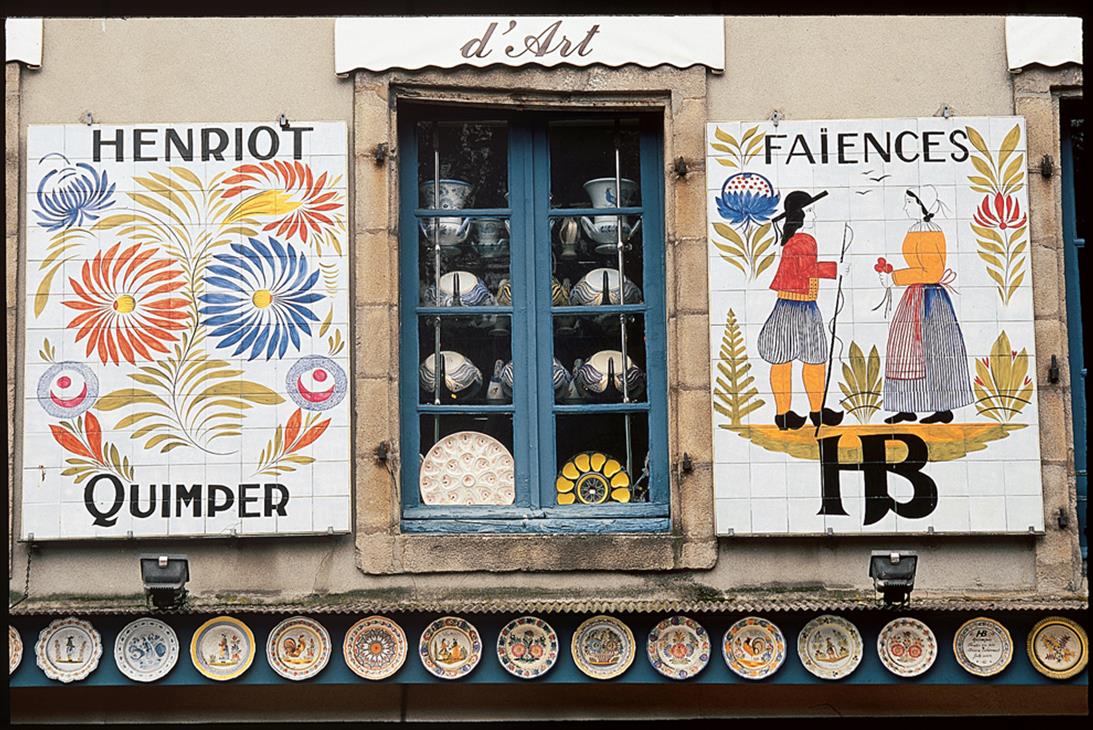 Enseigne de la faïencerie HB Henriot de Quimper - Schulte-Kellinghaus Martin