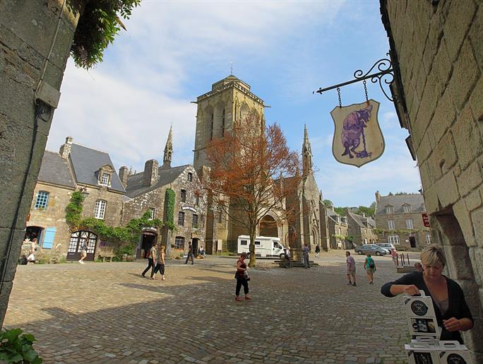 Locronan, Petite Cité de Caractère du Finistère - Torcet Pierre