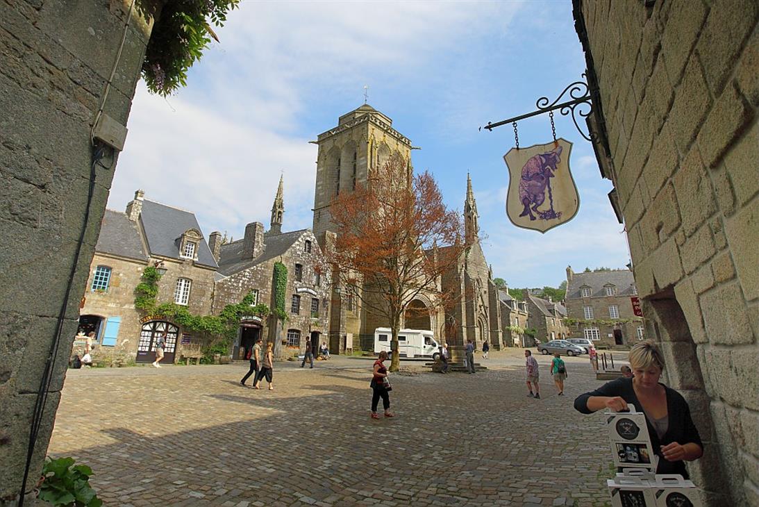 Locronan, Petite Cité de Caractère du Finistère - Torcet Pierre