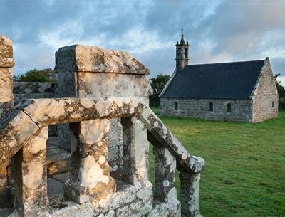 La chapelle Ar Sonj dans la forêt du Duc - Berthier Emmanuel